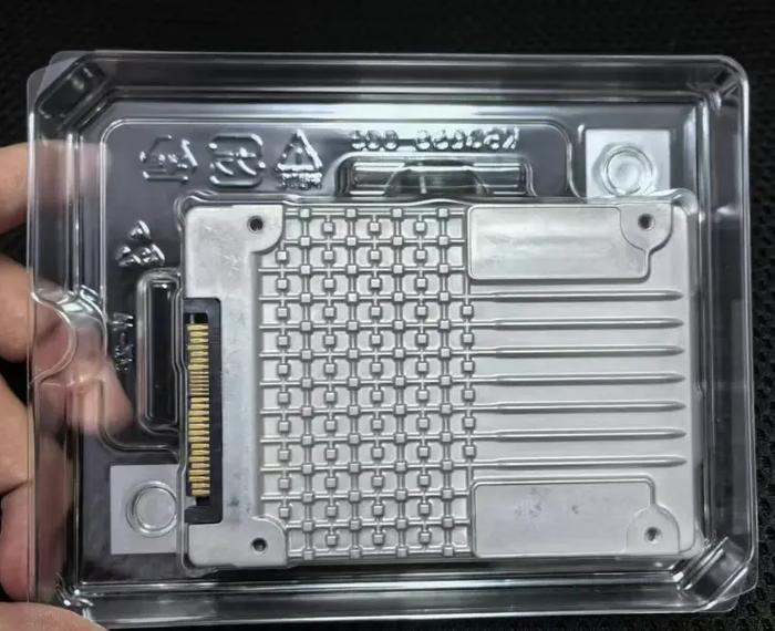 SSD 规格对比示意图