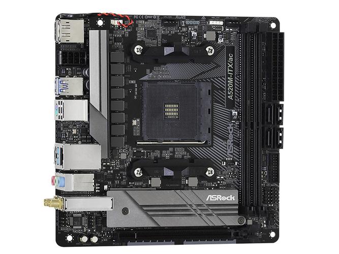 电脑主板安装与 I/O 接口展示