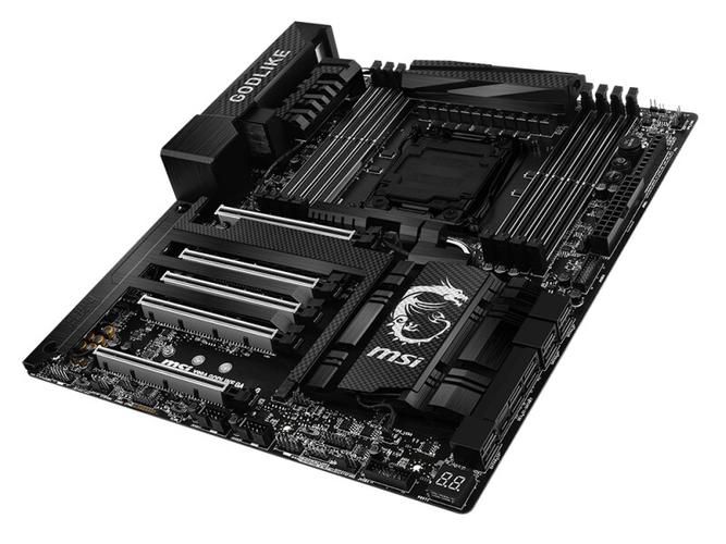 RGB 灯效 PC 主机内部