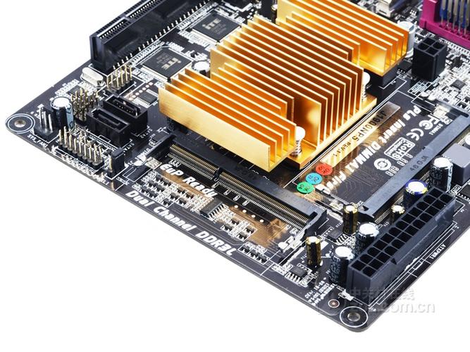 磐正J1900NP5主板整体外观