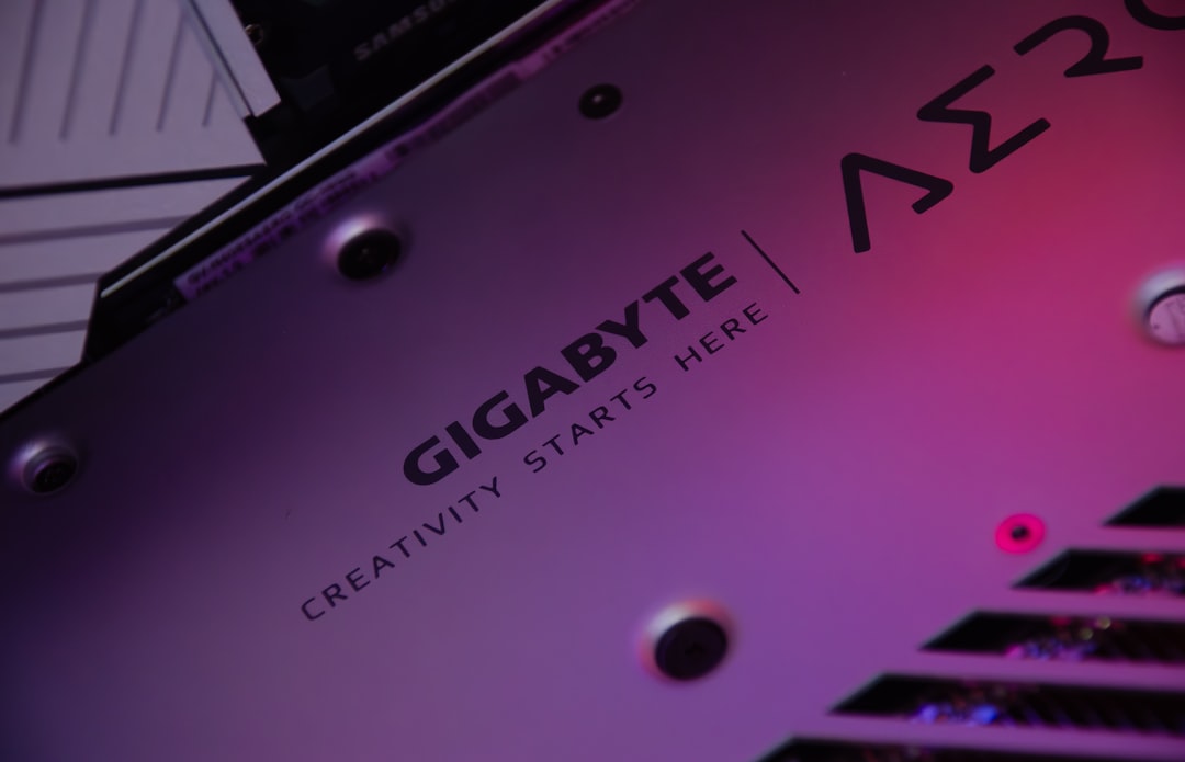 技嘉GeForce RTX 4060 Ti AERO OC 16G评测:白色美学与性能的平衡之作