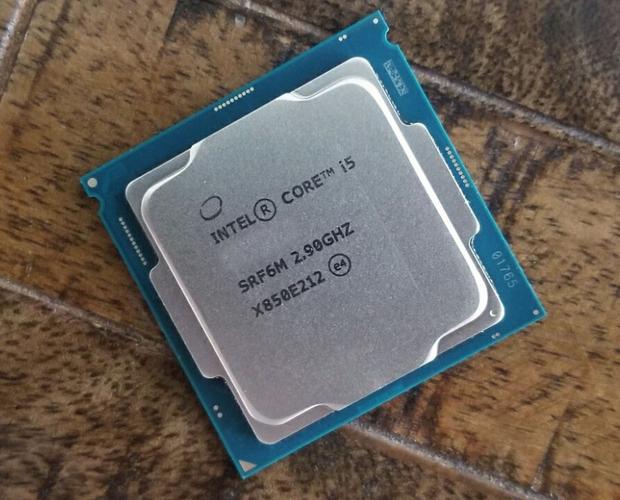 CPU 散热器安装