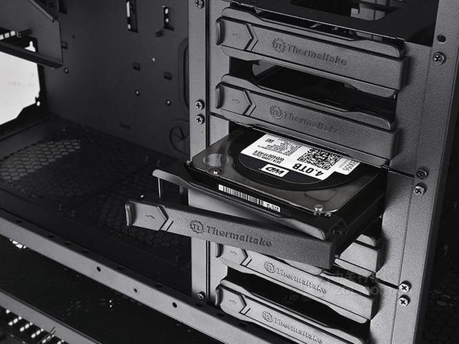 PC机箱内部硬件布局