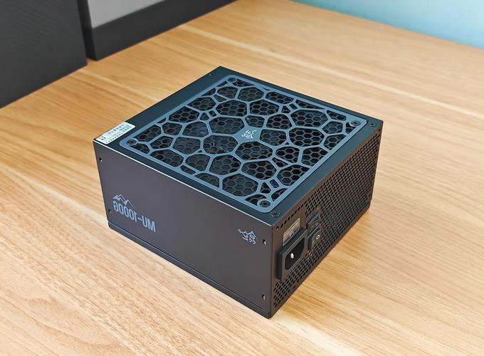 透明机箱内部装机完成效果