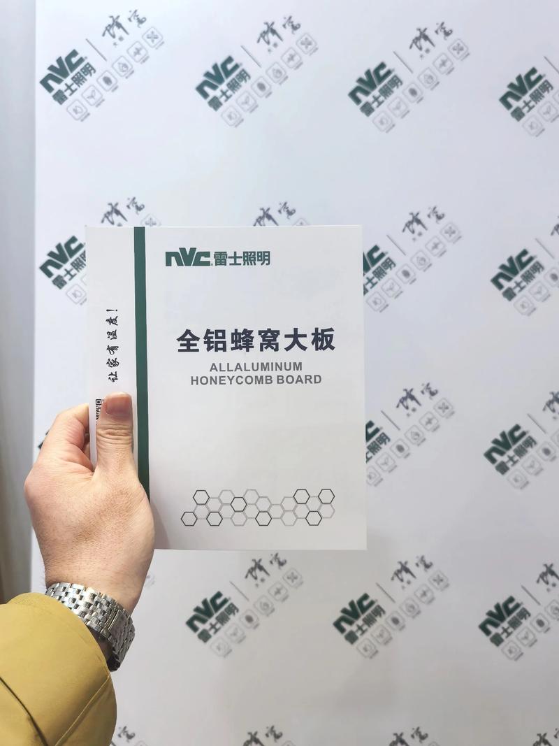 办公环境ATX机箱应用