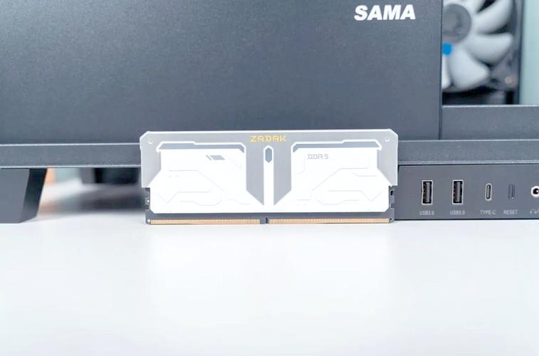 PC机箱风扇和水冷散热系统