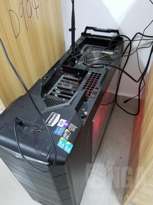 硬盘与电源安装