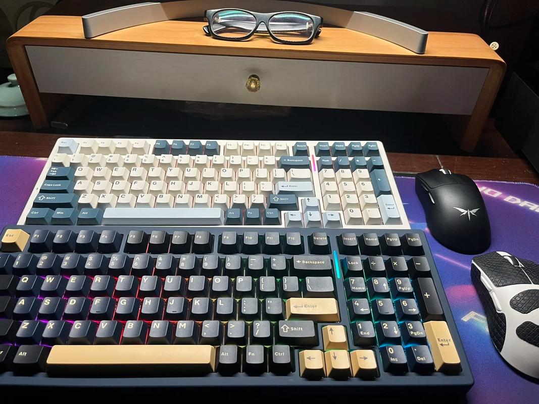 VGN S99键盘侧面展示
