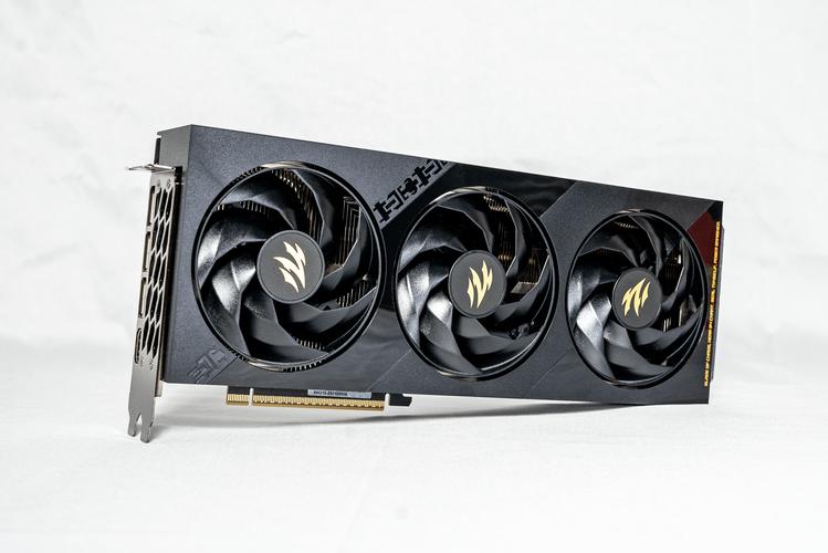 影驰RTX 5070 Ti魔刃外观