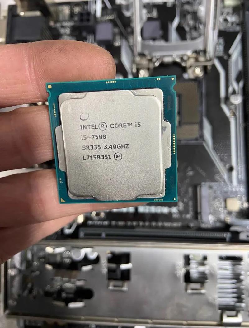 Liquid CPU cooler with fans