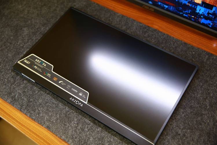 Computer motherboard with USB ports