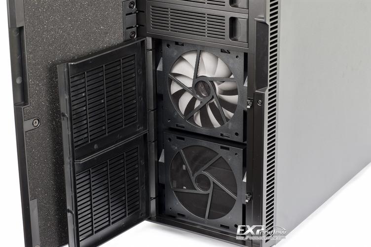 PC 机箱内部散热系统细节