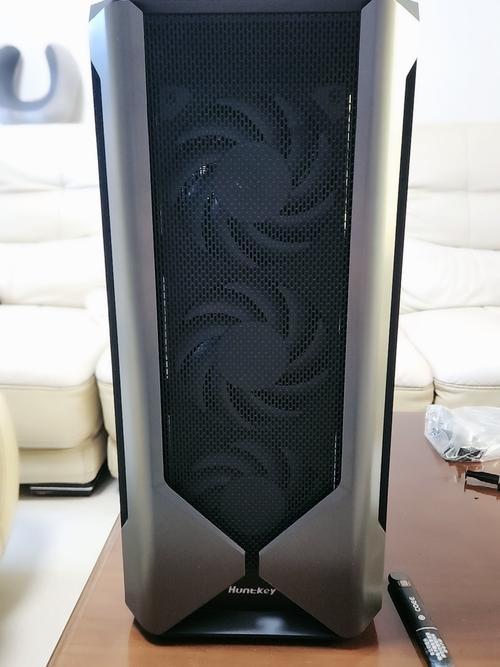 黑色游戏PC机箱整体外观推荐