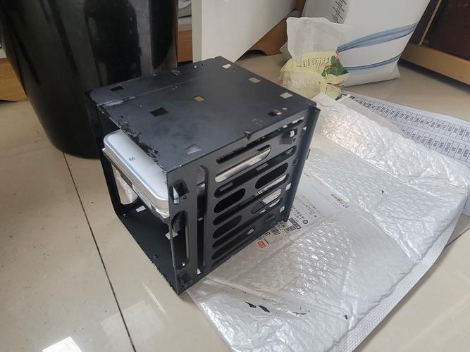 GAMEMAX H605-TR 机箱外观玻璃侧透视角