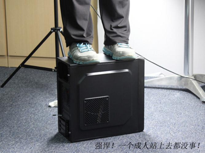 机箱扩展接口特写