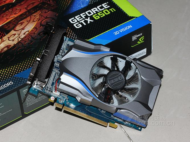 影驰GTX 650 黑将产品包装与购买场景
