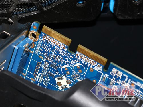 HD 6770 显卡散热风扇特写