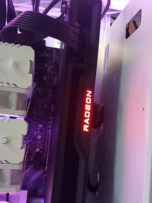 AMD Radeon RX 6950 XT 散热系统