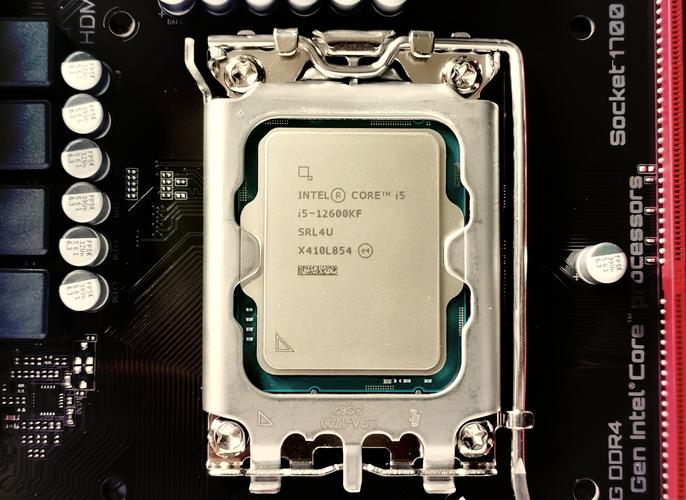 航嘉MVP K750雪域雄狮装机效果