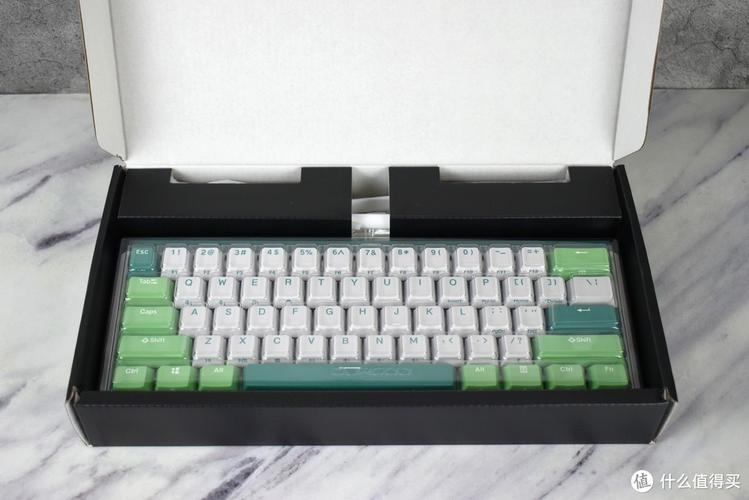 Wireless keyboard battery and power