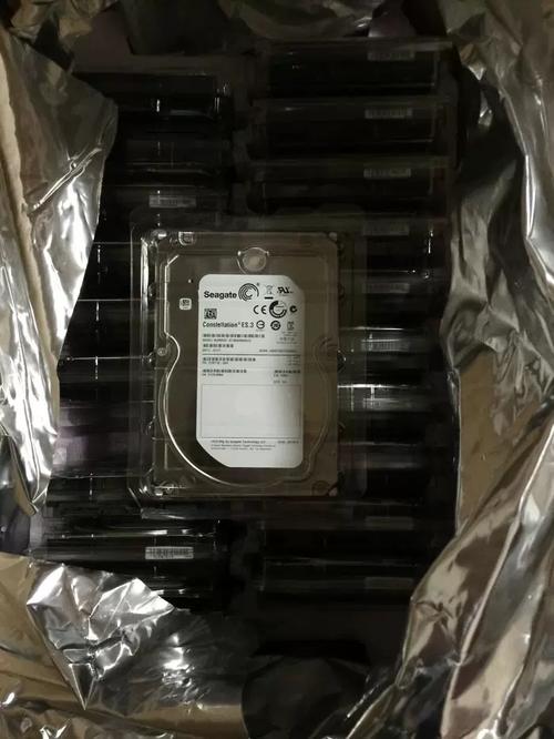 服务器机箱内部硬盘散热环境