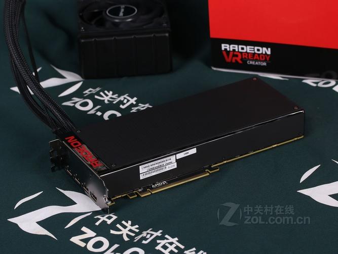 蓝宝石Pro Duo 8G HBM背面与接口
