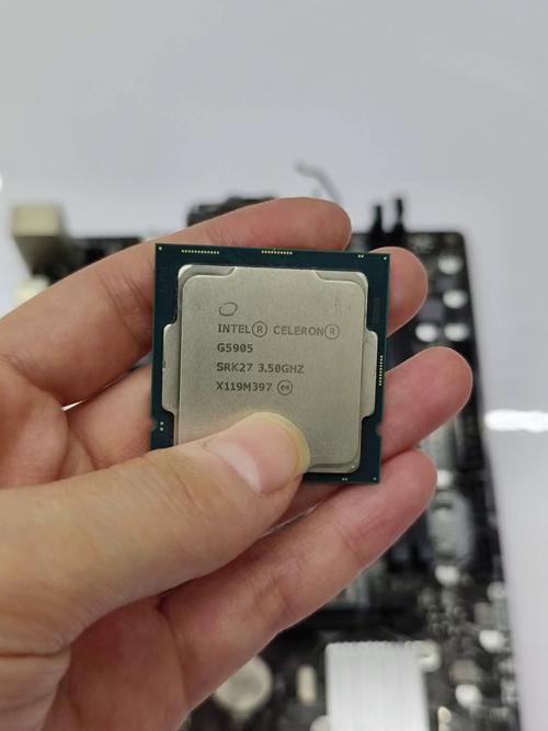 CPU 散热器安装