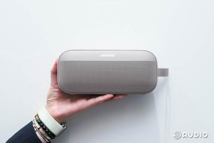 BOSE SoundLink Flex 接口特写