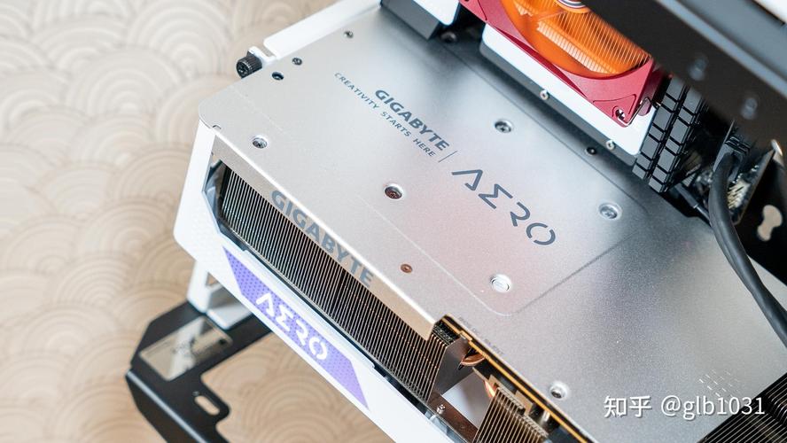 技嘉RTX 4080 AERO OC评测:纯白美学与性能之巅的完美融合