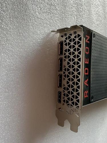 微星RX 570 Gaming 8G散热器特写