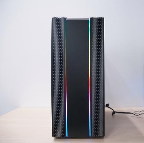 机箱风扇和水冷散热系统