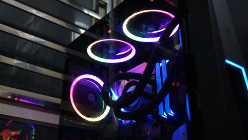 PC 机箱内部硬件安装空间展示