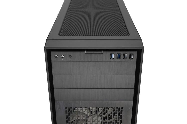 PC case with glass side panel