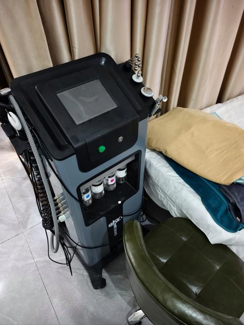 黑色机箱整体外观推荐