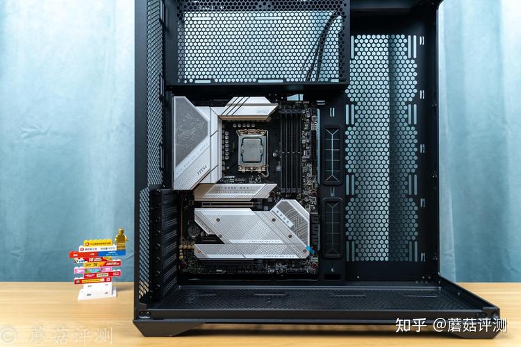 机箱钢化玻璃侧透设计