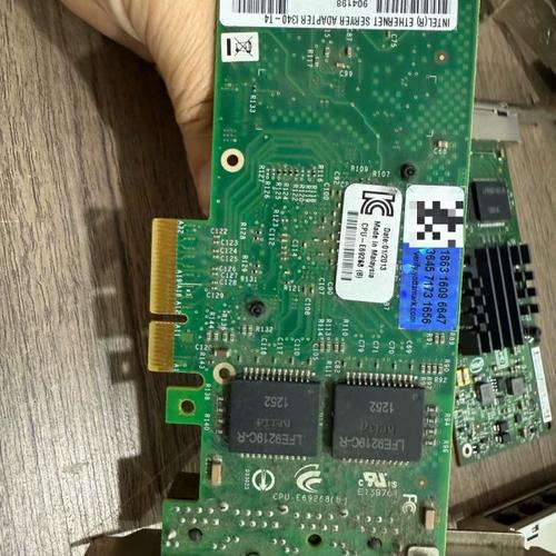 Intel I340-T4芯片特写