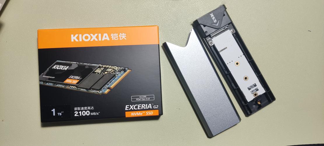 固态硬盘内部闪存芯片结构