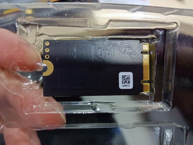 SSD性能测试与基准数据展示