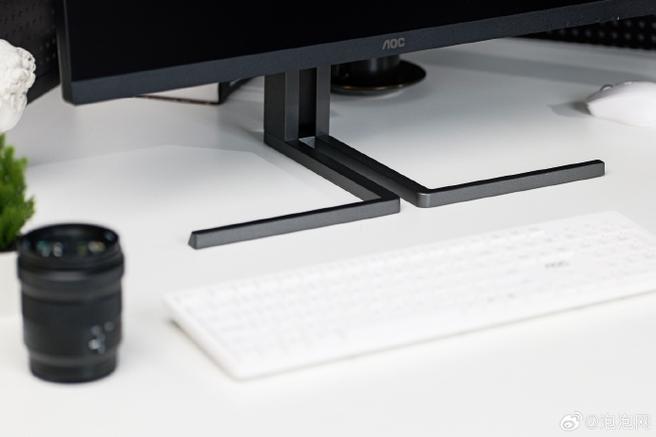 AOC K27U3与MacBook连接