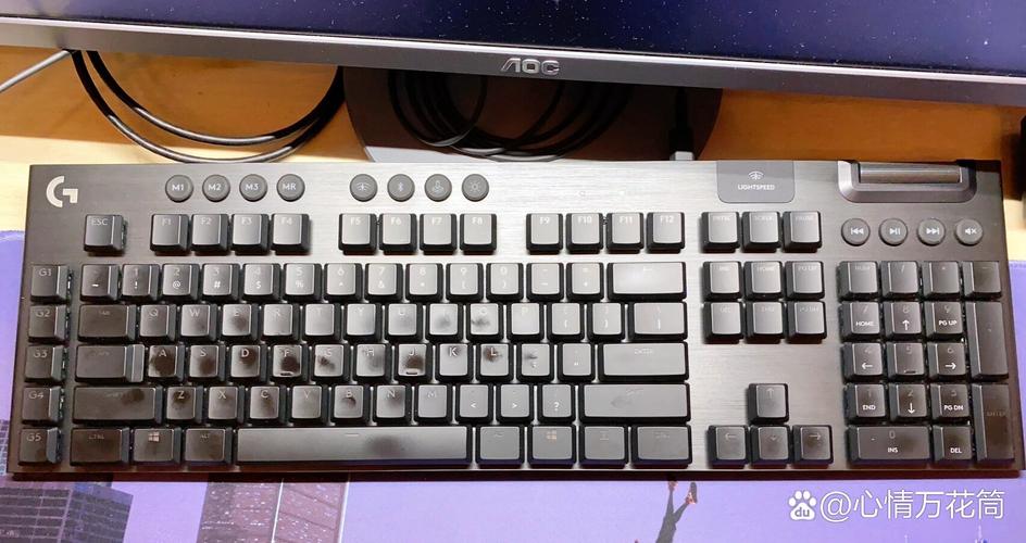 罗技G213包装盒