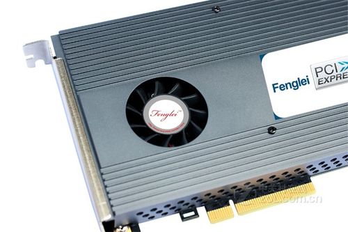 PCI-E接口特写