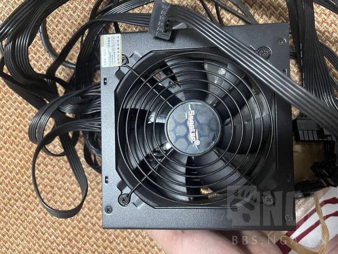 鑫谷GM750W金牌全模组电源评测：750W的静音之选