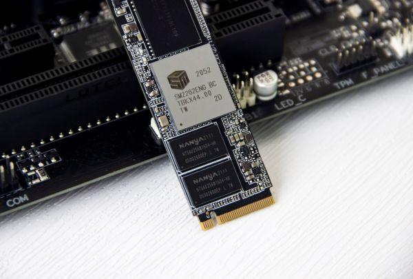 Computer hardware SSD installation