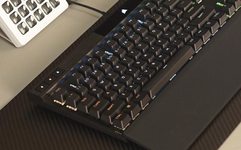 High performance gaming mouse
