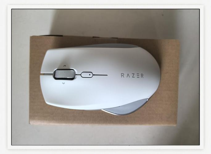 Razer Pro Click 无线电竞游戏鼠标评测:高端人体工学与竞技性能的平衡之作