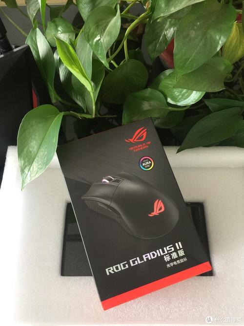 Ergonomic gaming mouse hand grip comfort