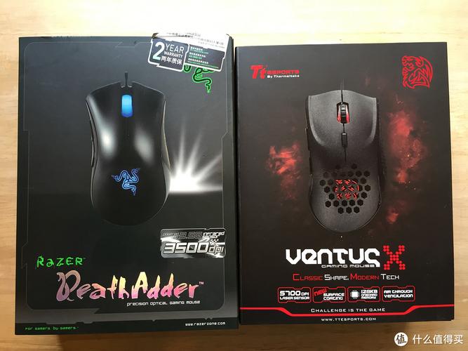 Person shopping for gaming gear online