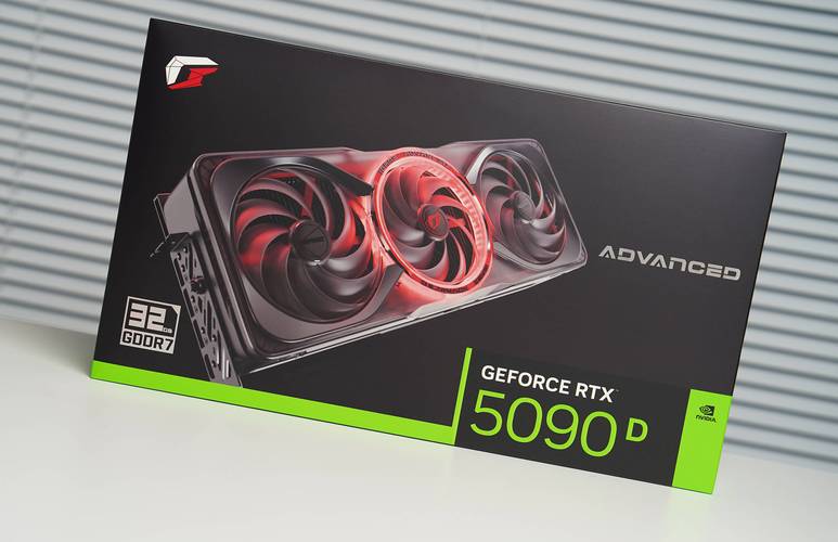 七彩虹iGame RTX 5090 D Advanced OC外观