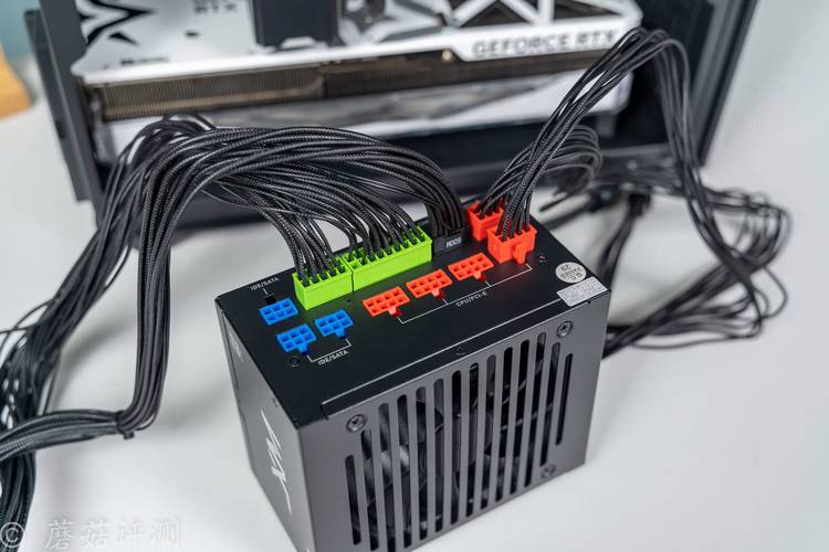 先马AMP 850W内部结构