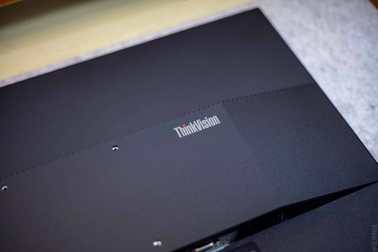 联想ThinkVision E24-40背面接口